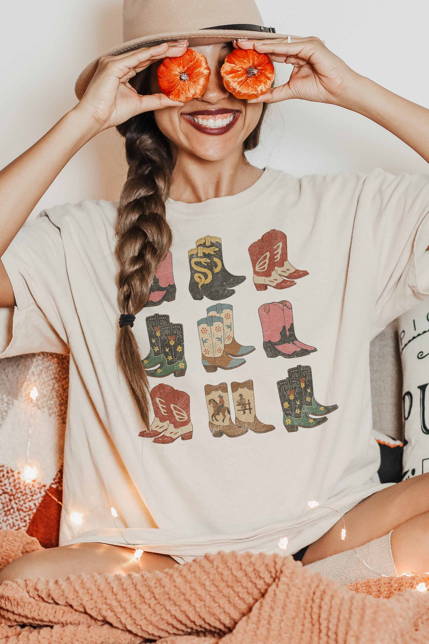 COWGIRL BOOTS OVERSIZED TEE