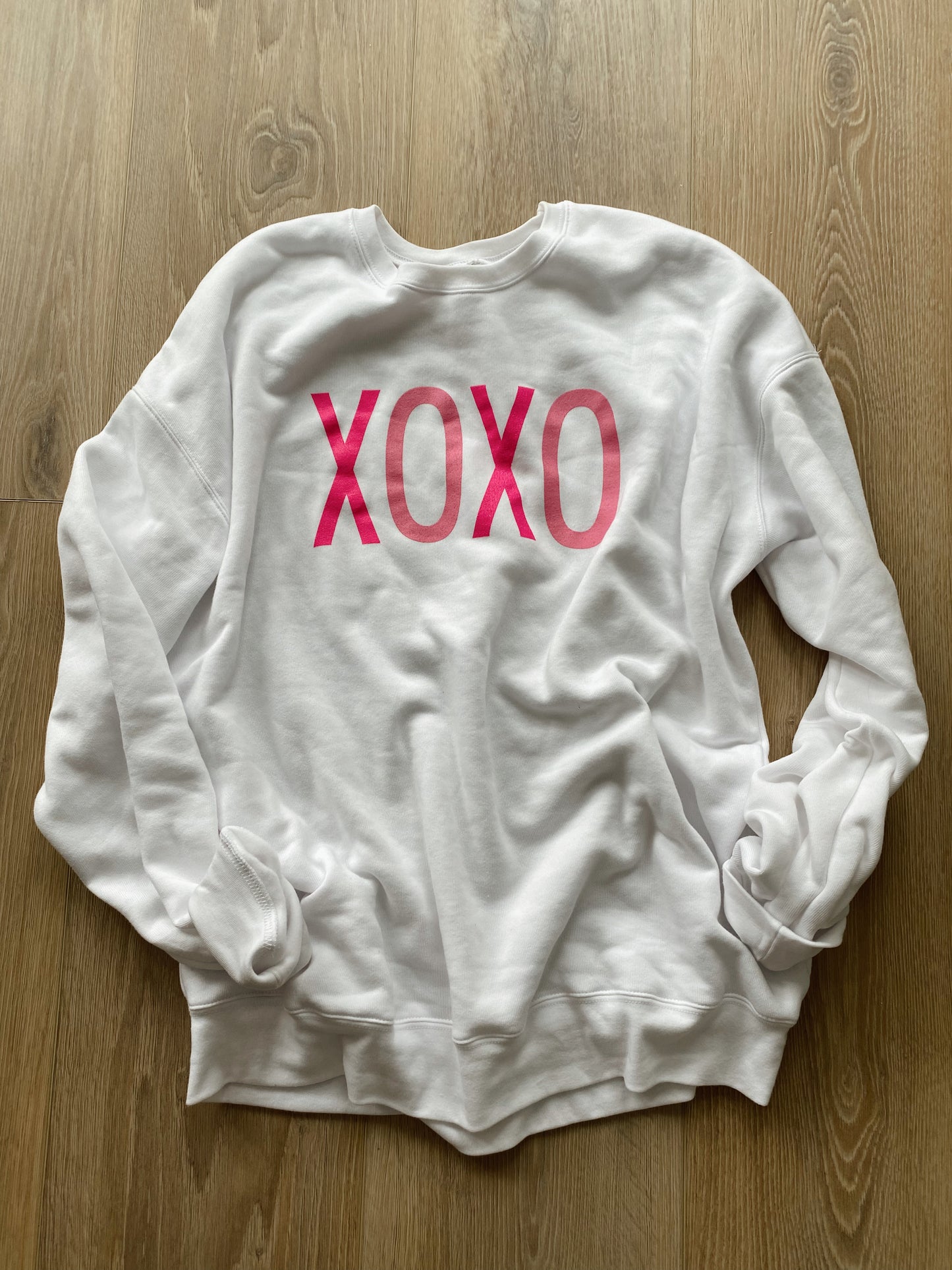 XOXO Basic Sweatshirt