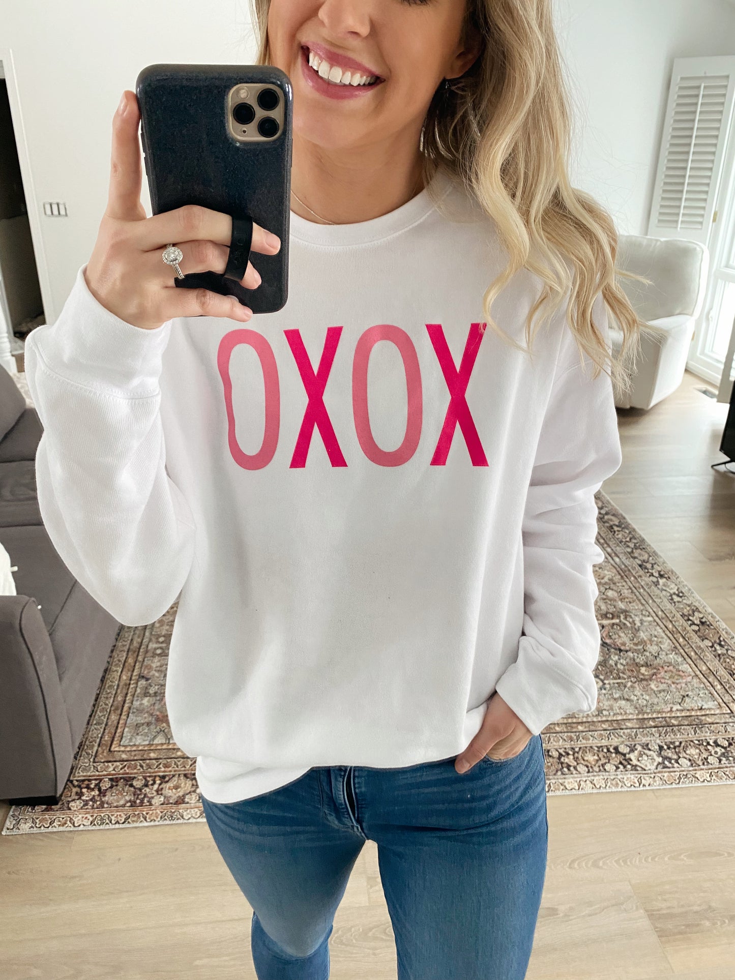 XOXO Basic Sweatshirt